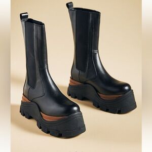 Alohas Phoenix boots size 40 (9-9.5)